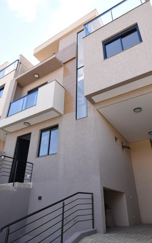 Casa à venda com 127m², 3 quartos e 2 vagasÁrea externa
