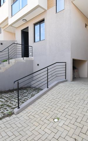 Casa à venda com 127m², 3 quartos e 2 vagasÁrea externa