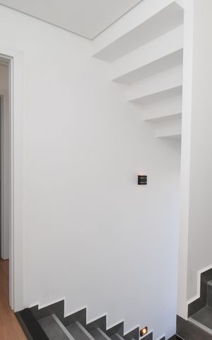 Casa à venda com 127m², 3 quartos e 2 vagasCorredor/Escada