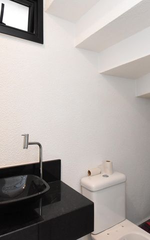 Casa à venda com 127m², 3 quartos e 2 vagasLavabo