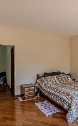 Casa de condomínio à venda com 300m², 4 quartos e 5 vagas Casa de condomínio à venda com 300m², 4 quartos e 5 vagasSuíte 1