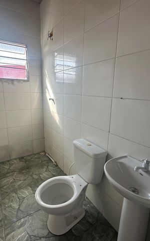 Casa para alugar com 48m², 2 quartos e sem vaga Casa para alugar com 48m², 2 quartos e sem vagaBanheiro