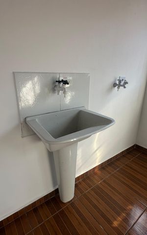 Casa para alugar com 48m², 2 quartos e sem vaga Casa para alugar com 48m², 2 quartos e sem vagaÁrea de Serviço