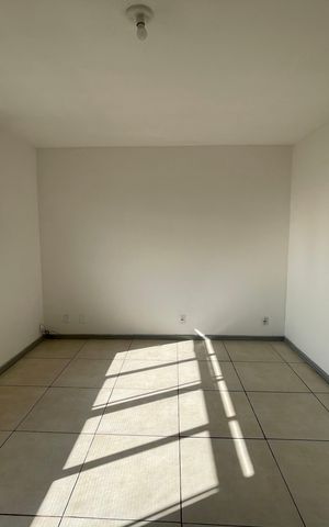 Casa à venda com 330m², 5 quartos e 6 vagasSala