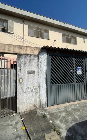 Casa à venda com 330m², 5 quartos e 6 vagasFachada