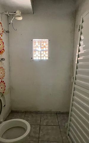 Casa à venda com 330m², 5 quartos e 6 vagasBanheiro 4