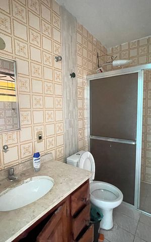 Casa à venda com 330m², 5 quartos e 6 vagasBanheiro 2