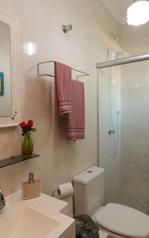 Casa de condomínio à venda com 123m², 2 quartos e 2 vagasBanheiro da Suíte 2