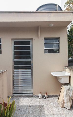 Casa à venda com 110m², 2 quartos e 1 vaga Casa à venda com 110m², 2 quartos e 1 vagaÁrea comum