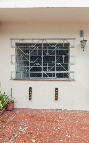 Casa à venda com 110m², 2 quartos e 1 vaga Casa à venda com 110m², 2 quartos e 1 vagaGaragem