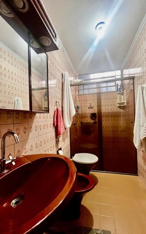Casa à venda com 200m², 3 quartos e 3 vagas Casa à venda com 200m², 3 quartos e 3 vagasBanheiro