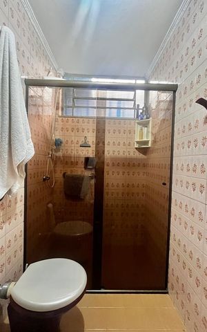 Casa à venda com 200m², 3 quartos e 3 vagas Casa à venda com 200m², 3 quartos e 3 vagasBanheiro