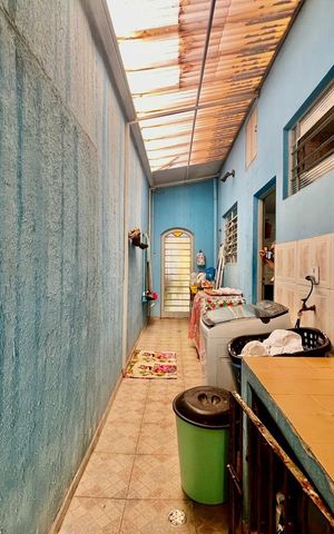 Casa à venda com 200m², 3 quartos e 3 vagas Casa à venda com 200m², 3 quartos e 3 vagasÁrea de Serviço