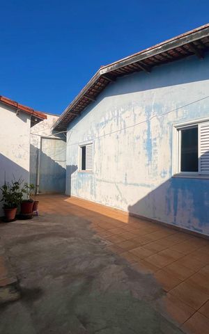 Casa à venda com 200m², 3 quartos e 3 vagas Casa à venda com 200m², 3 quartos e 3 vagasQuintal