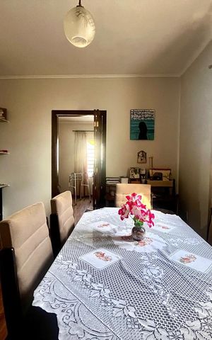 Casa à venda com 200m², 3 quartos e 3 vagas Casa à venda com 200m², 3 quartos e 3 vagasSala de Jantar