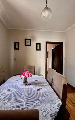 Casa à venda com 200m², 3 quartos e 3 vagas Casa à venda com 200m², 3 quartos e 3 vagasSala de Jantar