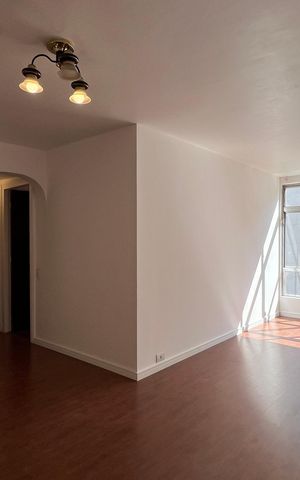Apartamento à venda com 71m², 2 quartos e 1 vaga Apartamento à venda com 71m², 2 quartos e 1 vagaSala