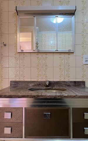 Apartamento à venda com 71m², 2 quartos e 1 vaga Apartamento à venda com 71m², 2 quartos e 1 vagaBanheiro