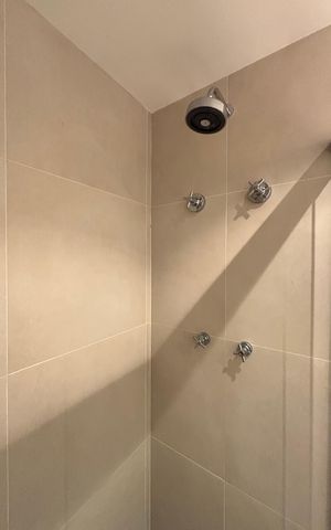 Studio à venda com 30m², 1 quarto e sem vaga Studio à venda com 30m², 1 quarto e sem vagaBanheiro