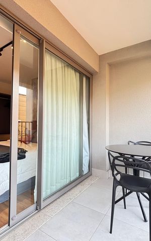 Studio à venda com 30m², 1 quarto e sem vaga Studio à venda com 30m², 1 quarto e sem vagaVaranda