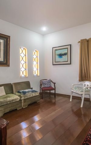Casa à venda com 400m², 4 quartos e 6 vagasSala de TV