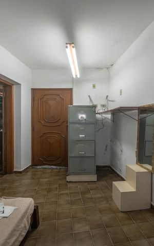 Casa à venda com 400m², 4 quartos e 6 vagasQuarto de Serviço