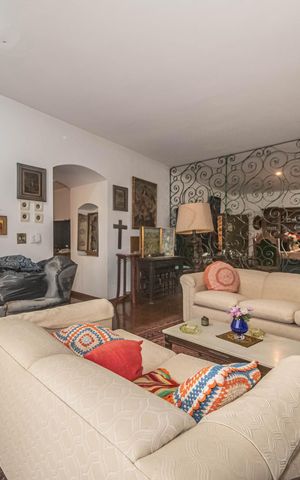 Casa à venda com 400m², 4 quartos e 6 vagasSala