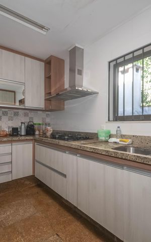 Casa à venda com 400m², 4 quartos e 6 vagasCozinha