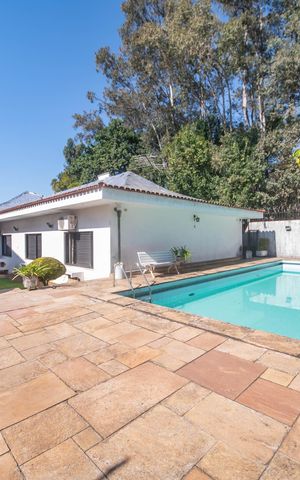 Casa à venda com 400m², 4 quartos e 6 vagasPiscina