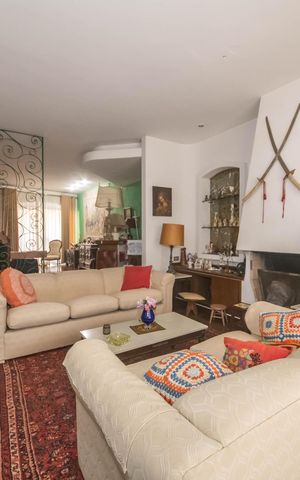 Casa à venda com 400m², 4 quartos e 6 vagasSala