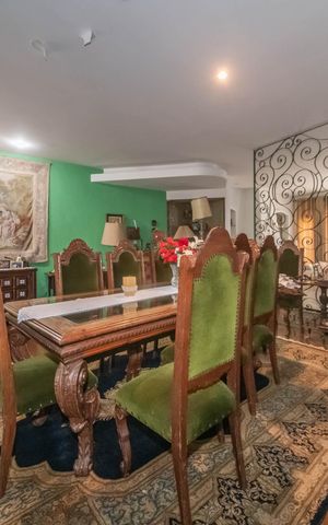 Casa à venda com 400m², 4 quartos e 6 vagasSala
