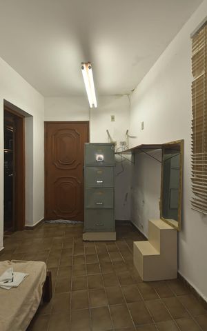 Casa à venda com 400m², 4 quartos e 6 vagasQuarto de Serviço