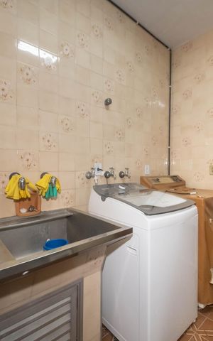 Casa à venda com 400m², 4 quartos e 6 vagasLavanderia