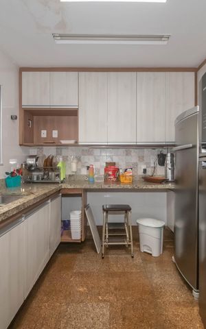 Casa à venda com 400m², 4 quartos e 6 vagasCozinha