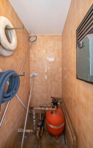 Casa à venda com 400m², 4 quartos e 6 vagasCasa de Maquinas