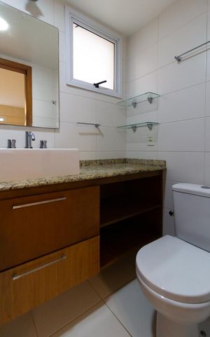 Apartamento para alugar com 70m², 2 quartos e 1 vaga Apartamento para alugar com 70m², 2 quartos e 1 vagaBanheiro da suíte