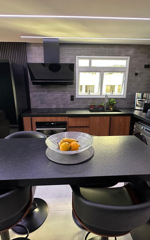 Apartamento à venda com 118m², 2 quartos e 2 vagasCozinha
