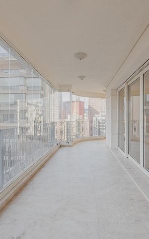 Apartamento à venda com 278m², 3 quartos e 3 vagasVaranda