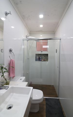 Casa à venda com 230m², 3 quartos e 2 vagasBanheiro Social