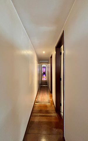 Apartamento à venda com 311m², 4 quartos e 2 vagas Apartamento à venda com 311m², 4 quartos e 2 vagasEscritório