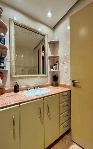 Apartamento à venda com 311m², 4 quartos e 2 vagas Apartamento à venda com 311m², 4 quartos e 2 vagasBanheiro da Suíte