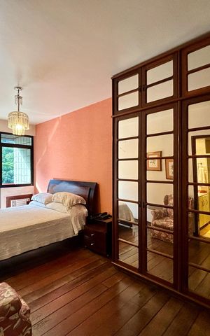 Apartamento à venda com 311m², 4 quartos e 2 vagas Apartamento à venda com 311m², 4 quartos e 2 vagasSuíte