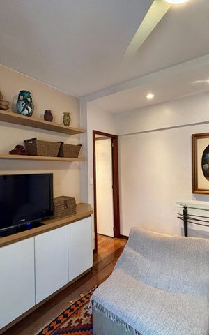 Apartamento à venda com 311m², 4 quartos e 2 vagas Apartamento à venda com 311m², 4 quartos e 2 vagasEscritório