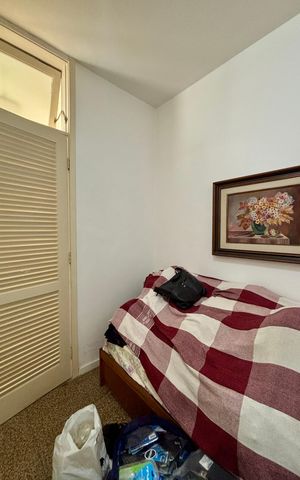 Apartamento à venda com 311m², 4 quartos e 2 vagas Apartamento à venda com 311m², 4 quartos e 2 vagasQuarto de Serviço