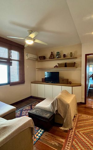 Apartamento à venda com 311m², 4 quartos e 2 vagas Apartamento à venda com 311m², 4 quartos e 2 vagasEscritório