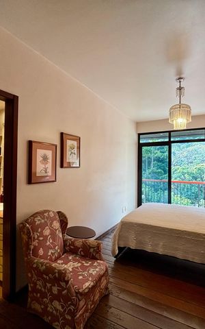 Apartamento à venda com 311m², 4 quartos e 2 vagas Apartamento à venda com 311m², 4 quartos e 2 vagasSuíte