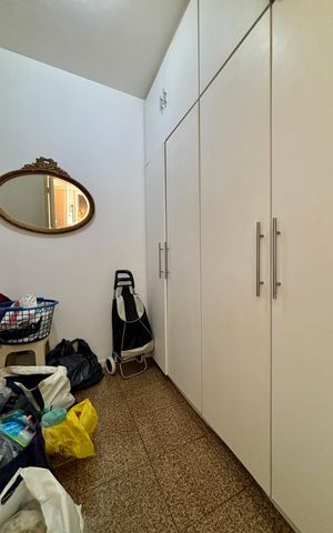 Apartamento à venda com 311m², 4 quartos e 2 vagas Apartamento à venda com 311m², 4 quartos e 2 vagasQuarto de Serviço