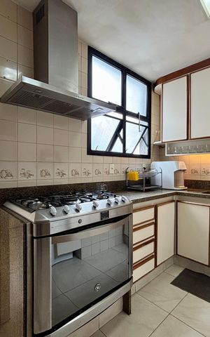 Apartamento à venda com 311m², 4 quartos e 2 vagas Apartamento à venda com 311m², 4 quartos e 2 vagasCozinha