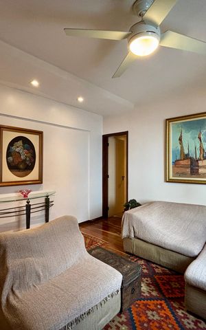 Apartamento à venda com 311m², 4 quartos e 2 vagas Apartamento à venda com 311m², 4 quartos e 2 vagasEscritório