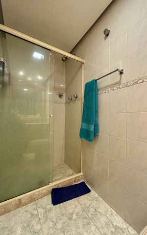 Apartamento à venda com 311m², 4 quartos e 2 vagas Apartamento à venda com 311m², 4 quartos e 2 vagasBanheiro social